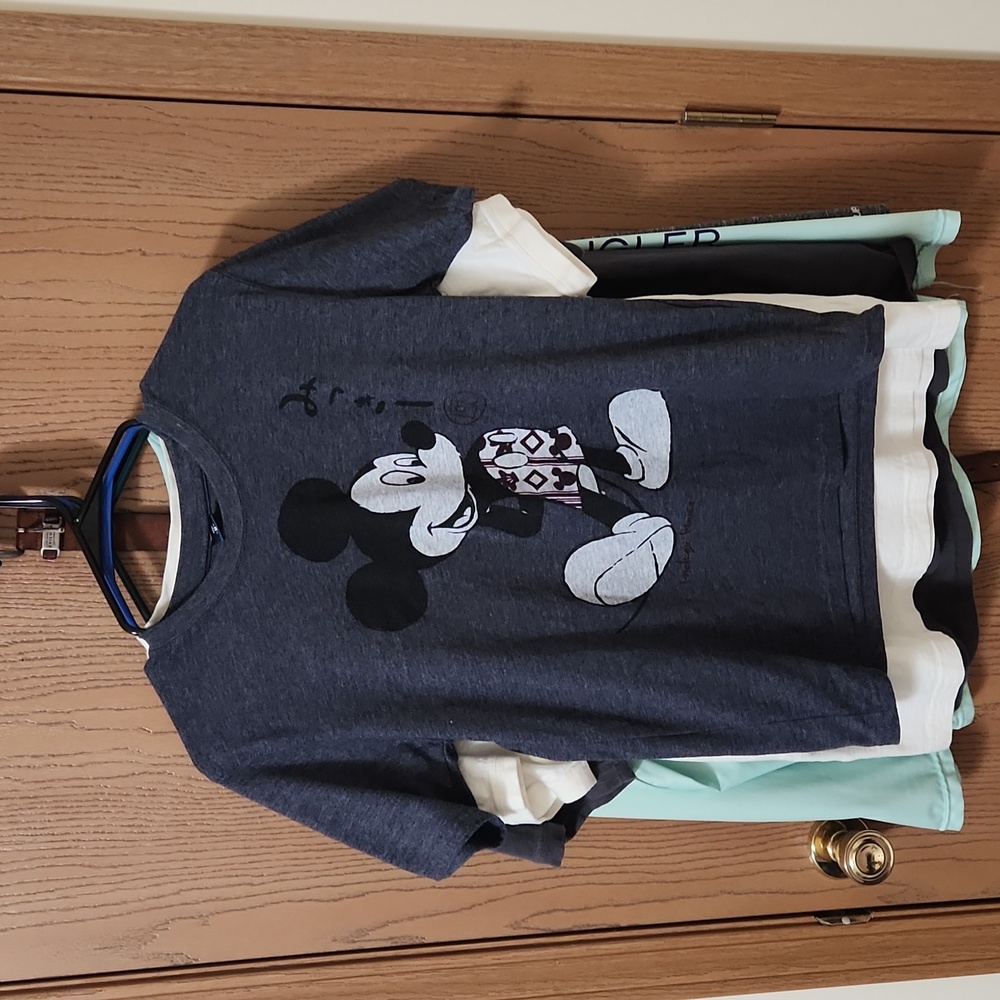 Disney Mickey Mouse Tee Size Men's Medium